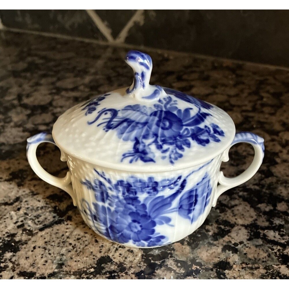 Royal Copenhagen Blue Flower Curved Covered Bouillon Cup 10/1552 1st Quality